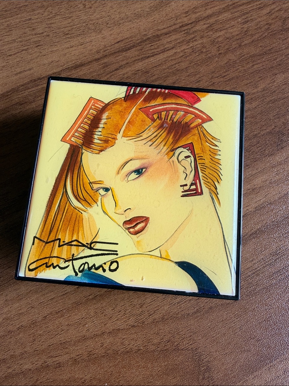 RARE MAC Cosmetics ANTONIO LOPEZ Compact